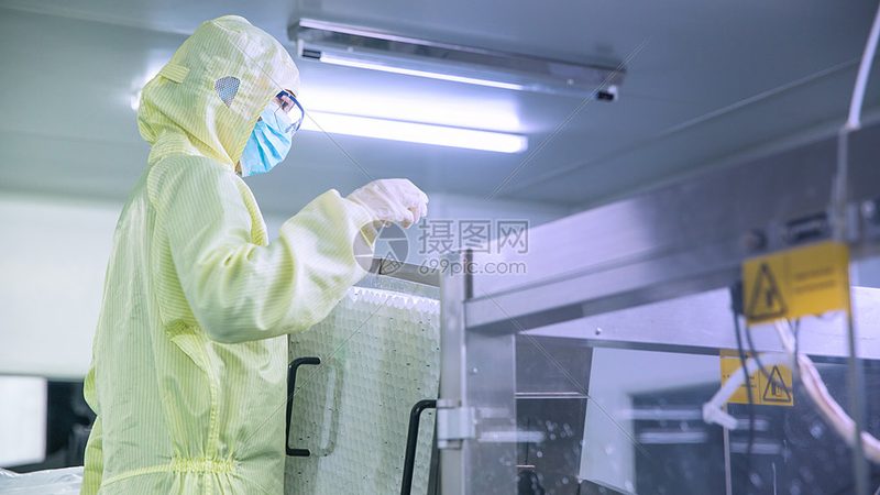 蒸馏塔安装材质选择：如何确保耐腐蚀性与安全**